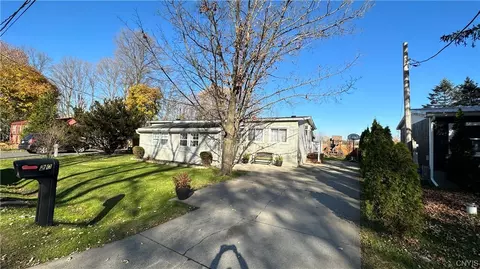 20 Martin Dr, Clinton, NY 13323