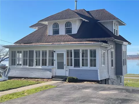 611 1st St, Salina, NY 13088