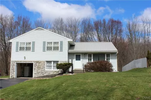 23 Kay Pat Dr, Schroeppel, NY 13135