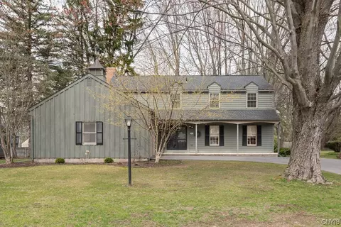 3941 Willowbrook Ln, Salina, NY 13090