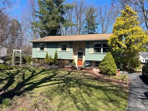 13 Ennis Ave, Schroeppel, NY 13132