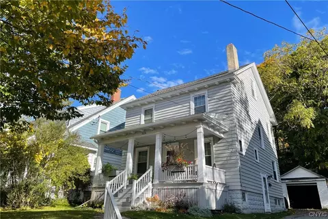325 Kensington Rd, Syracuse, NY 13210