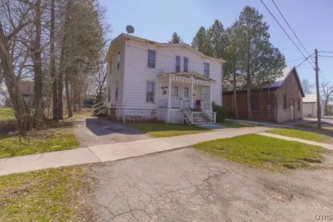 317 Farrier Ave, Oneida, NY 13421