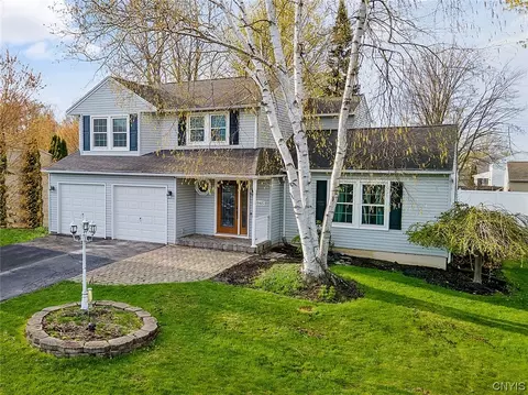 5945 Jerusalem Dr, Cicero, NY 13039