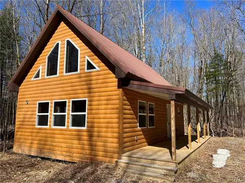 49 Trout Run Dr, Williamstown, NY 13493