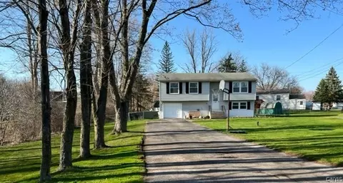 5923 E Pine Grove Rd, Cicero, NY 13039