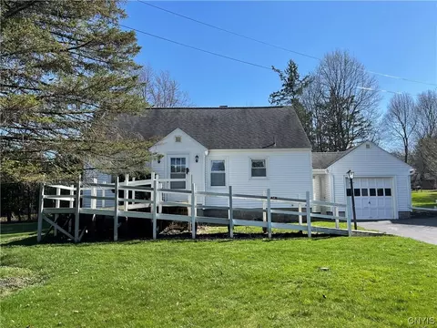 3342 Howlett Hill Rd, Onondaga, NY 13215
