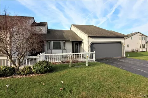 129 Summerhaven Dr S, East Syracuse, NY 13057
