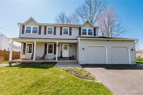 6163 Dawns Rdg, Cicero, NY 13039