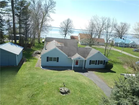 49 Lakeview Grv, Constantia, NY 13044