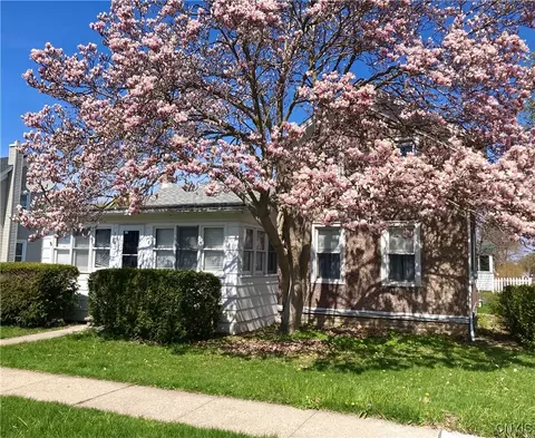 549 James St, Clayton, NY 13624