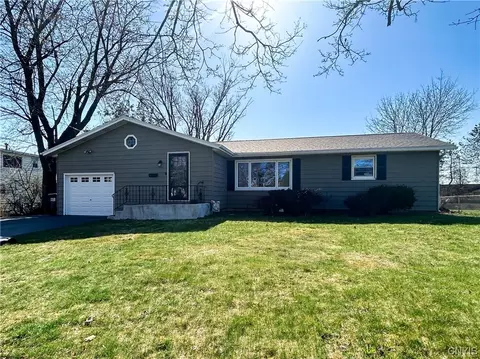 212 Avery Dr, Salina, NY 13212