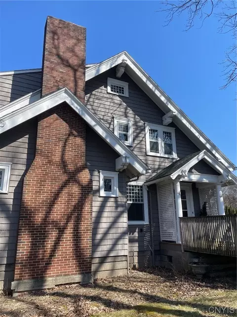 305 N Orchard Rd, Geddes, NY 13209