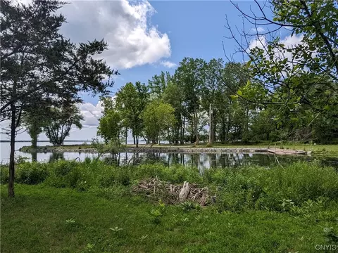 9063 Co Route 125, Lyme, NY 13622