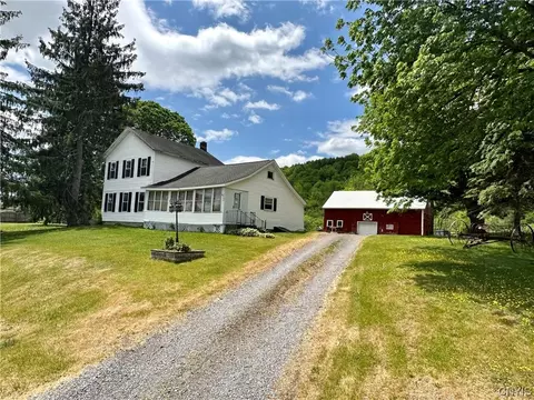 1709 State Route 8, Leonardsville, NY 13364