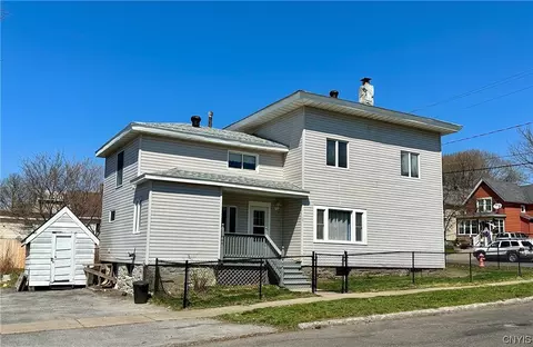 220 E 5th St, Oswego, NY 13126