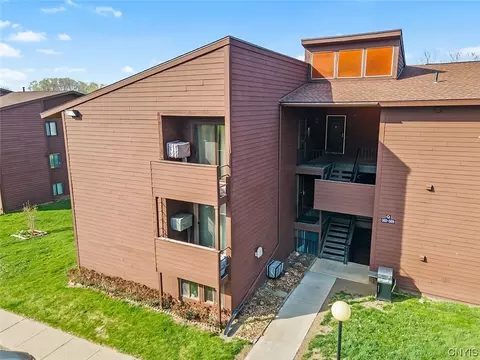 367 Village Blvd N, Van Buren, NY 13027