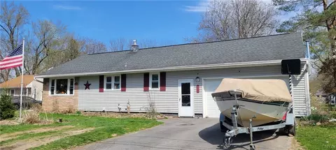 9 Monica Pl, Van Buren, NY 13027