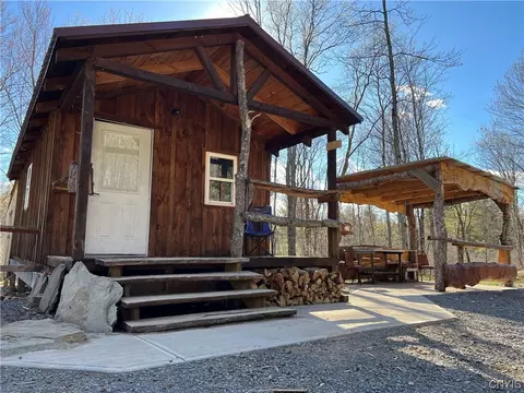 1727 County Route 22, Albion, NY 13302