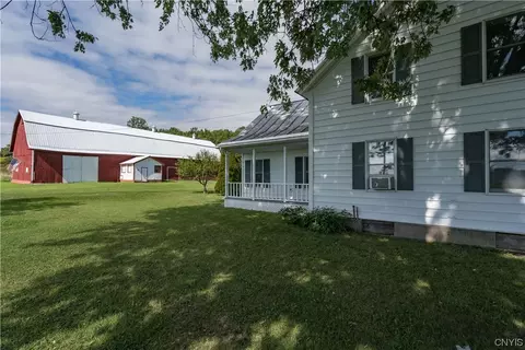 37028 Keyes Rd, Philadelphia, NY 13673