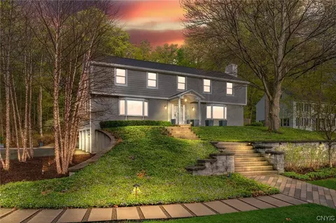 101 Woodberry Ln, Fayetteville, NY 13066