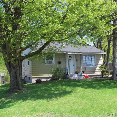 108 Lansdale Rd, East Syracuse, NY 13057