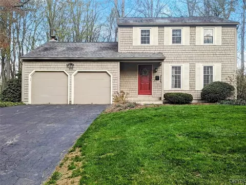 8776 Radburn Dr, Lysander, NY 13027