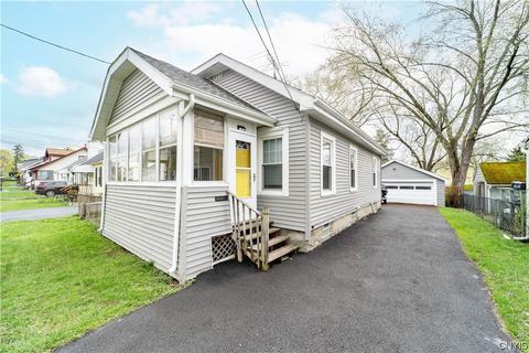 125 Brookfield Rd, Salina, NY 13211
