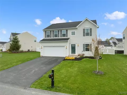 112 Rising Crest Cir, Minoa, NY 13116