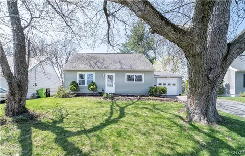 203 Pleasantview Dr, Salina, NY 13088