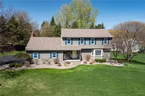 4884 Firethorn Cir, Manlius, NY 13104