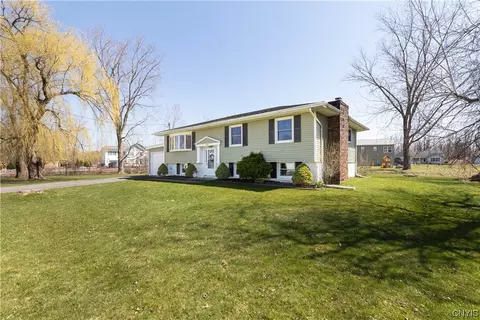 7884 Beaver Ln, Bridgeport, NY 13030