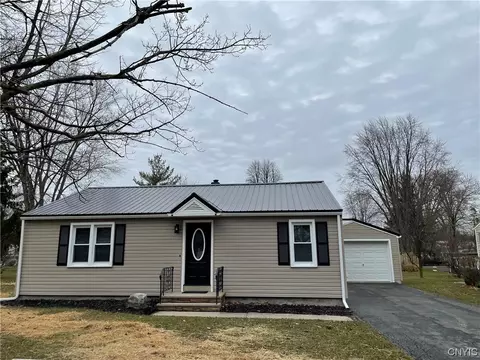 59 Fleming St, Auburn, NY 13021