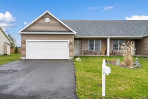 8192 Rachel Ct, Clay, NY 13027