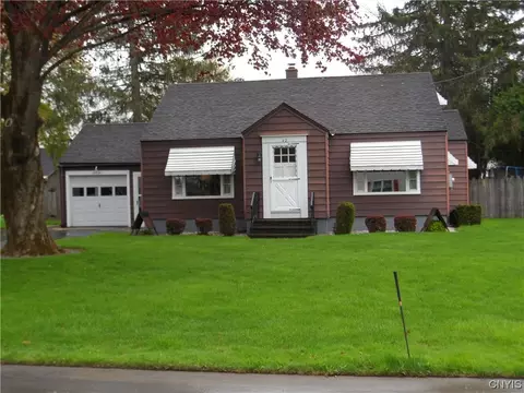 42 Sherrill Ln, New Hartford, NY 13413