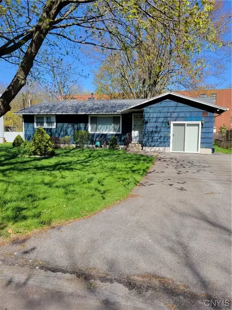 212 Dausman St, East Syracuse, NY 13057