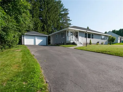 33 Crestview Dr, Whitestown, NY 13492