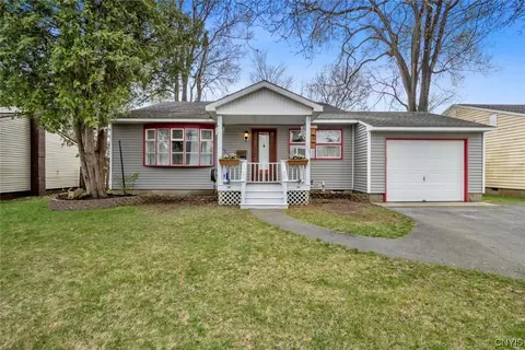 214 Deerfield Dr E, Utica, NY 13502