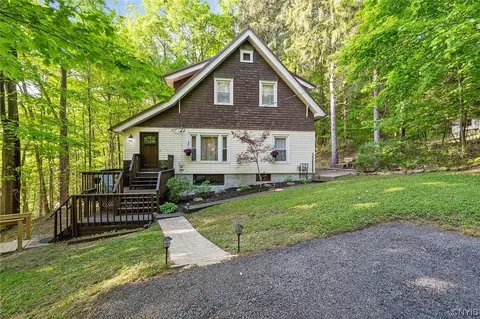 400 Richfield Ave, Syracuse, NY 13205
