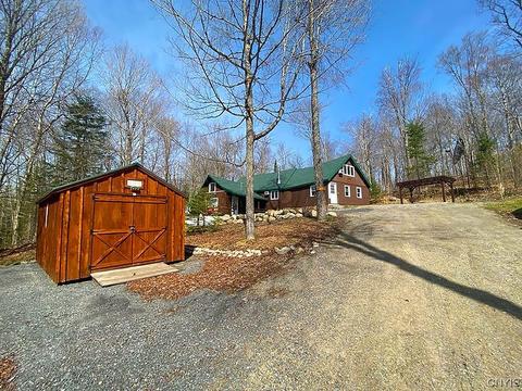 631 Okara Rd E, Webb, NY 13472
