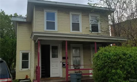 1207 Lodi St, Syracuse, NY 13203