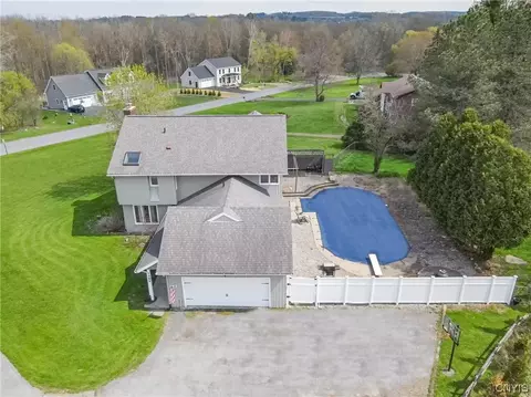 1389 Coach Rd, Skaneateles, NY 13152