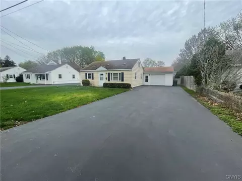 19 Homeland Rd, Syracuse, NY 13212