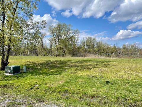 44 Merrimac Street, New Hartford, NY 13413