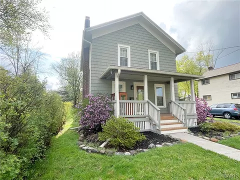 6 Triangle Pl, Lysander, NY 13027