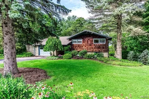 4261 Overlook Dr, Onondaga, NY 13078