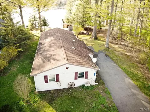 199 Hoffman Rd, Tully, NY 13159