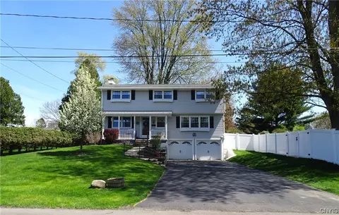 113 Newport Dr, Syracuse, NY 13212