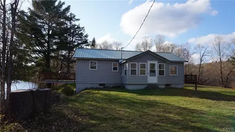 40 Caster Dr, Redfield, NY 13437