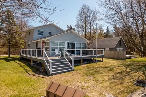 10537 Sawyers Bay Rd, Henderson, NY 13650